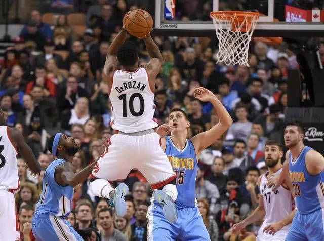 民和游客准 民和游客准