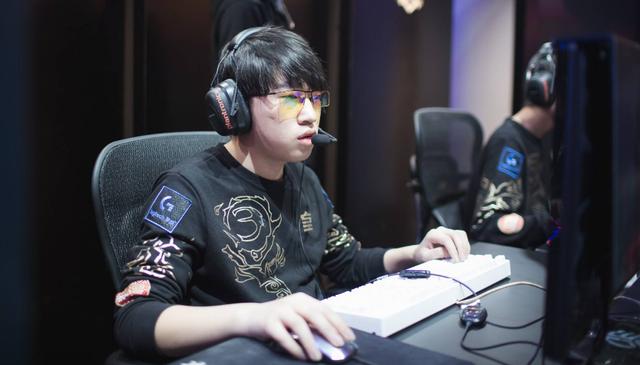 在逆境中的 在逆境中的