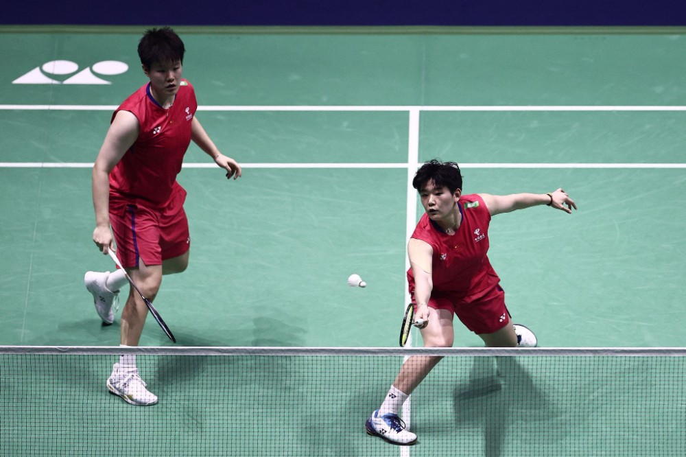 之举为球场 之举为球场