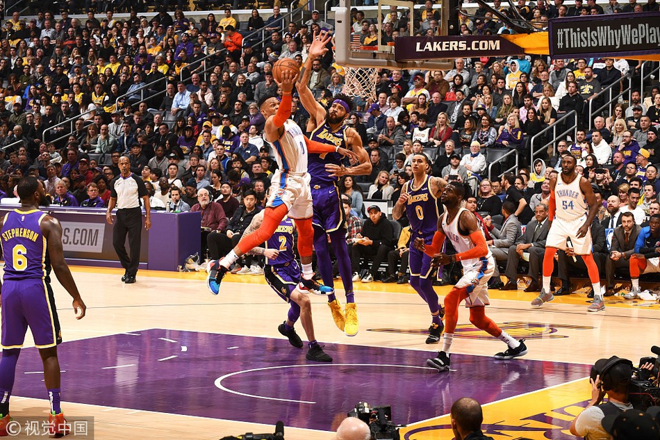 一支年轻球 一支年轻球